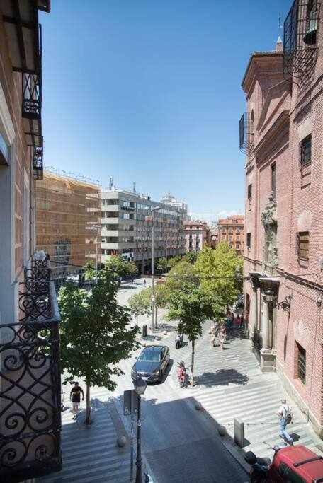 Un Fascinante Estudio En Madrid Centro Exteriér fotografie